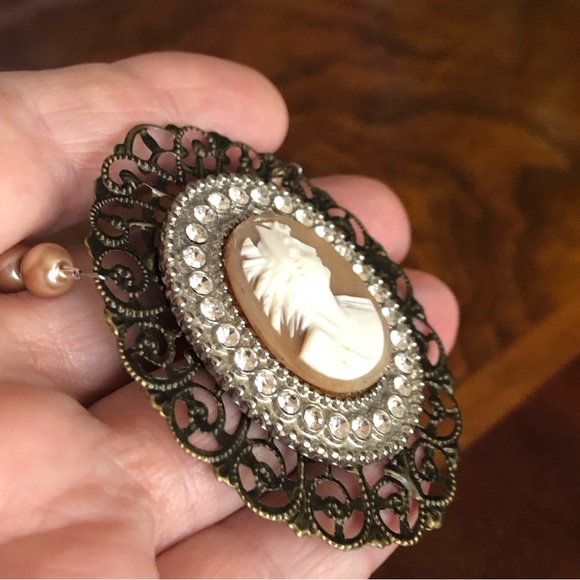 Handcrafted repurpose antique carved shell cameo Czech glass Pearl necklace - Picture 11 of 12
